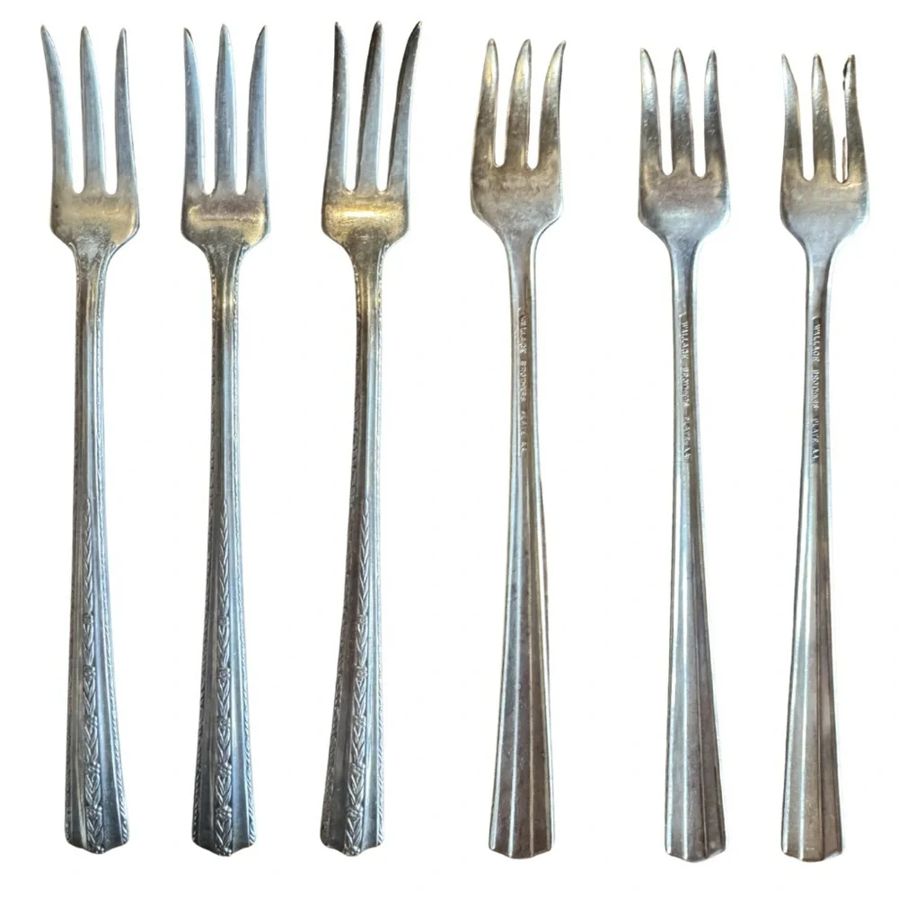 Vintage Set of 3 Wallace Brothers Silver Plate AA Seafood Forks EUC